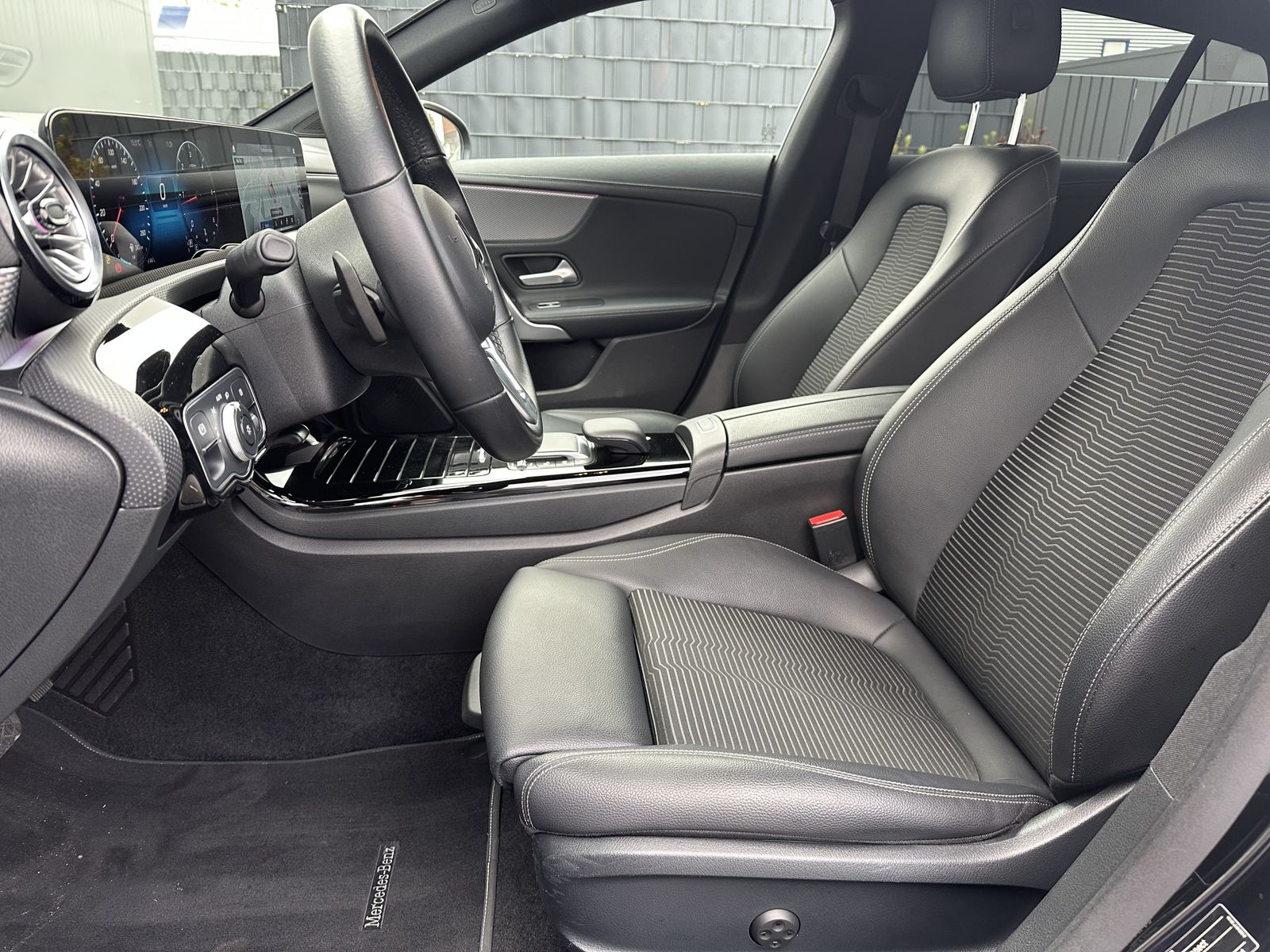 Fahrzeugabbildung Mercedes-Benz CLA 200d Shooting Brake Progressive NAV+LED+WIDE