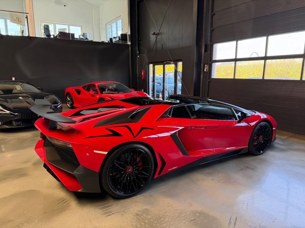 Lamborghini Aventador