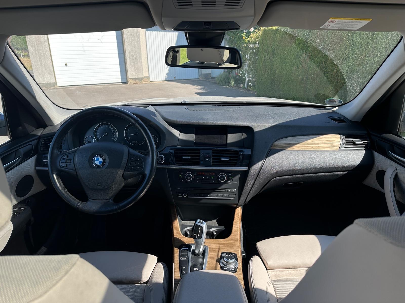BMW X3 xDrive 20 i Automatik HUD AHK PANO Kamera