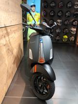 Vespa Sprint Elettrica 45 Km/h // offizielles Modell - Vespa Elettrica 45