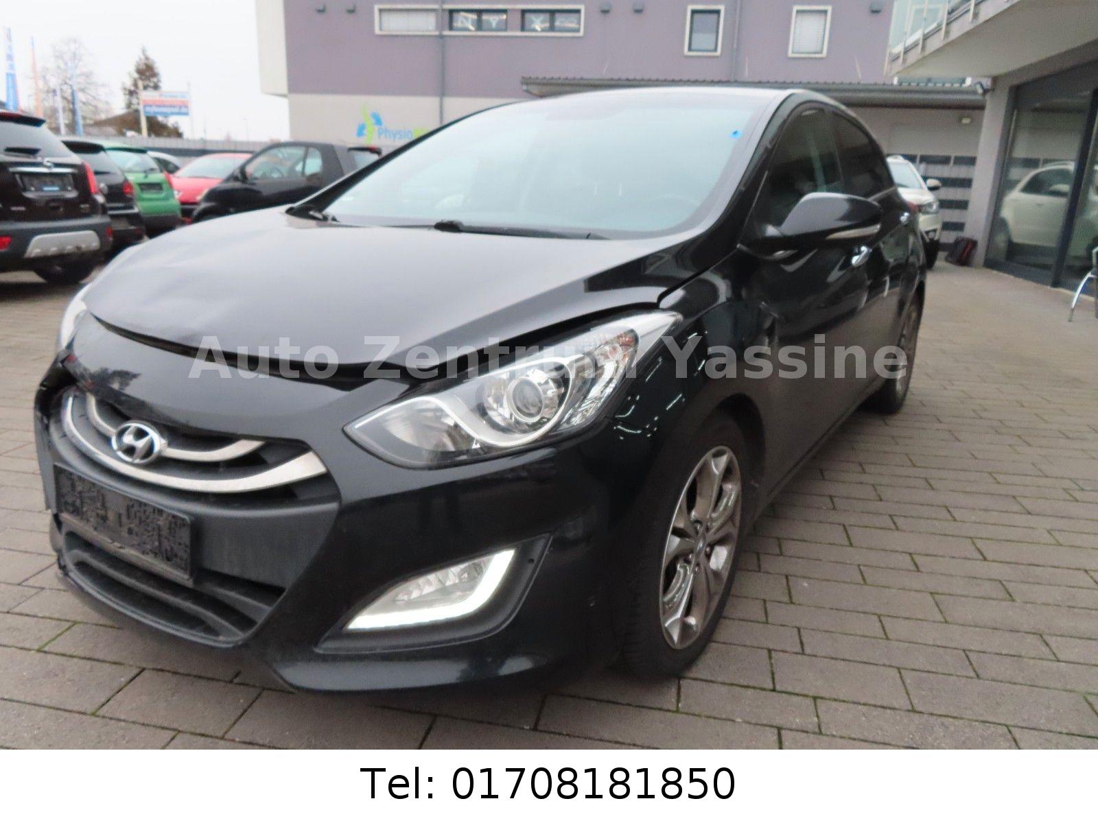 Hyundai i30 1.6 Panorama Navi Kamera 5 Türig Euro5
