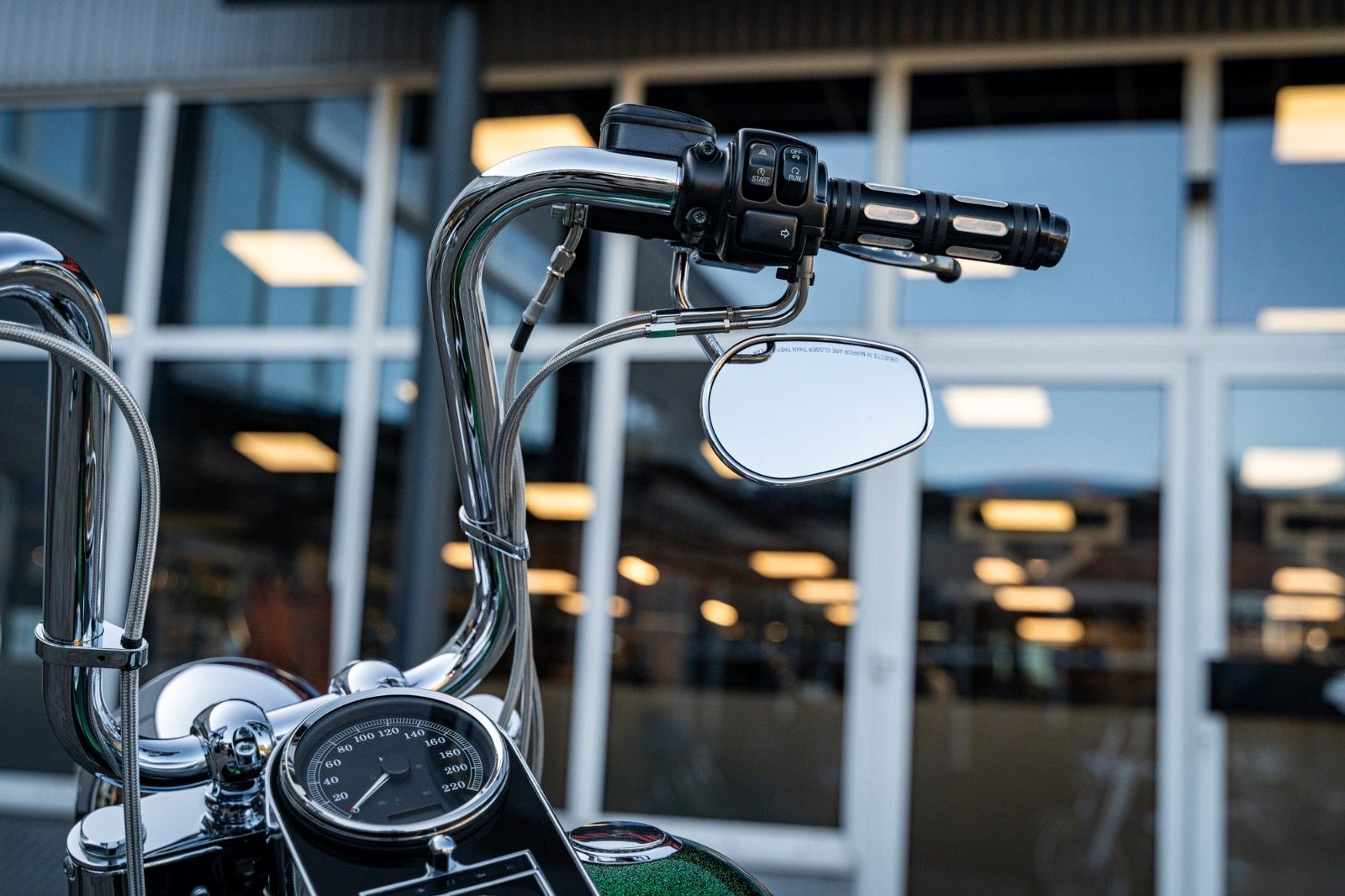 Fahrzeugabbildung Harley-Davidson FLSTN Softail Deluxe 103 - Chicano Candy Green