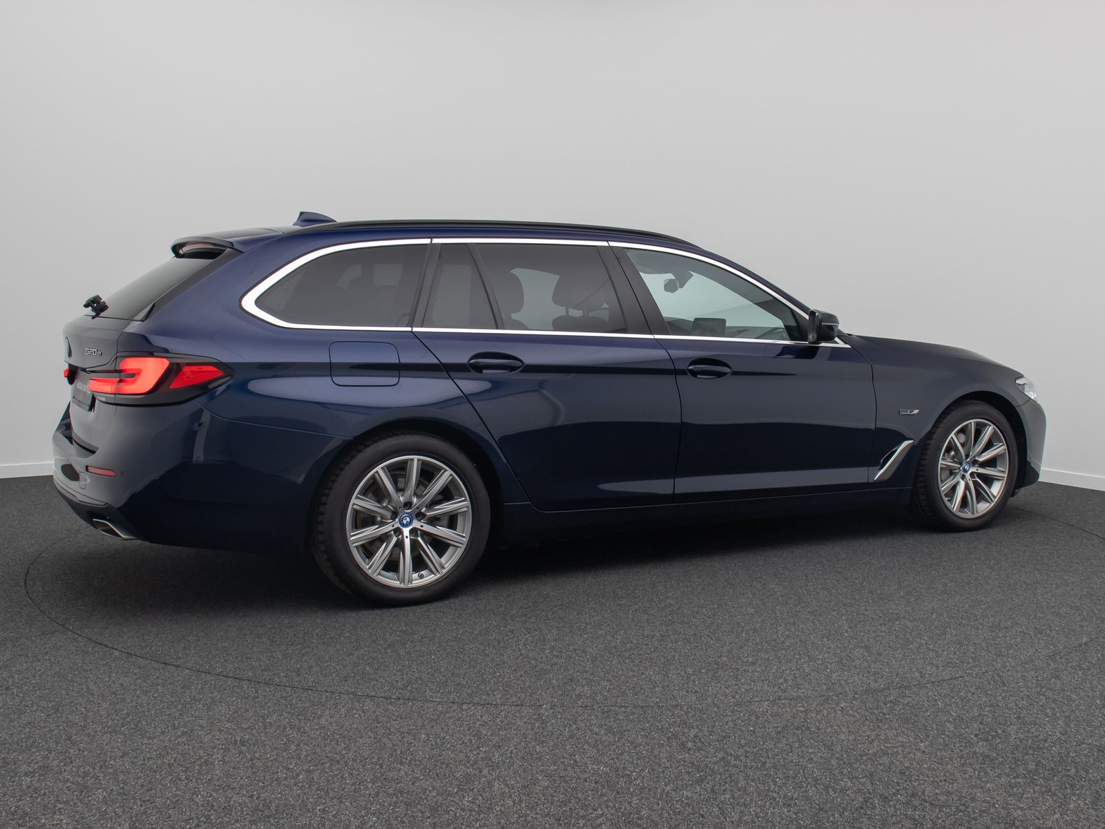 Fahrzeugabbildung BMW 520e Alarm AHK DAB HiFi Individual Leder 18Zoll