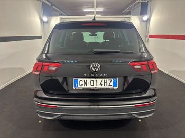 Volkswagen Tiguan - 5