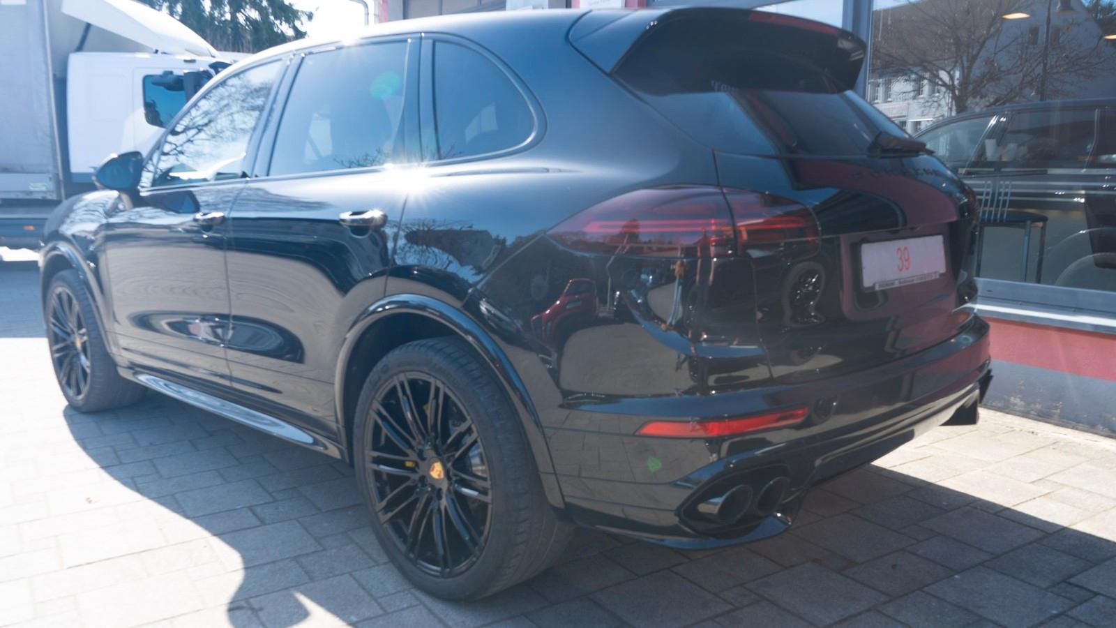 Porsche Cayenne Turbo S 21" Panorama PCCB