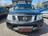 Nissan Navara Pickup Double Cab LE V6 4X4 - Nissan Navara: V6