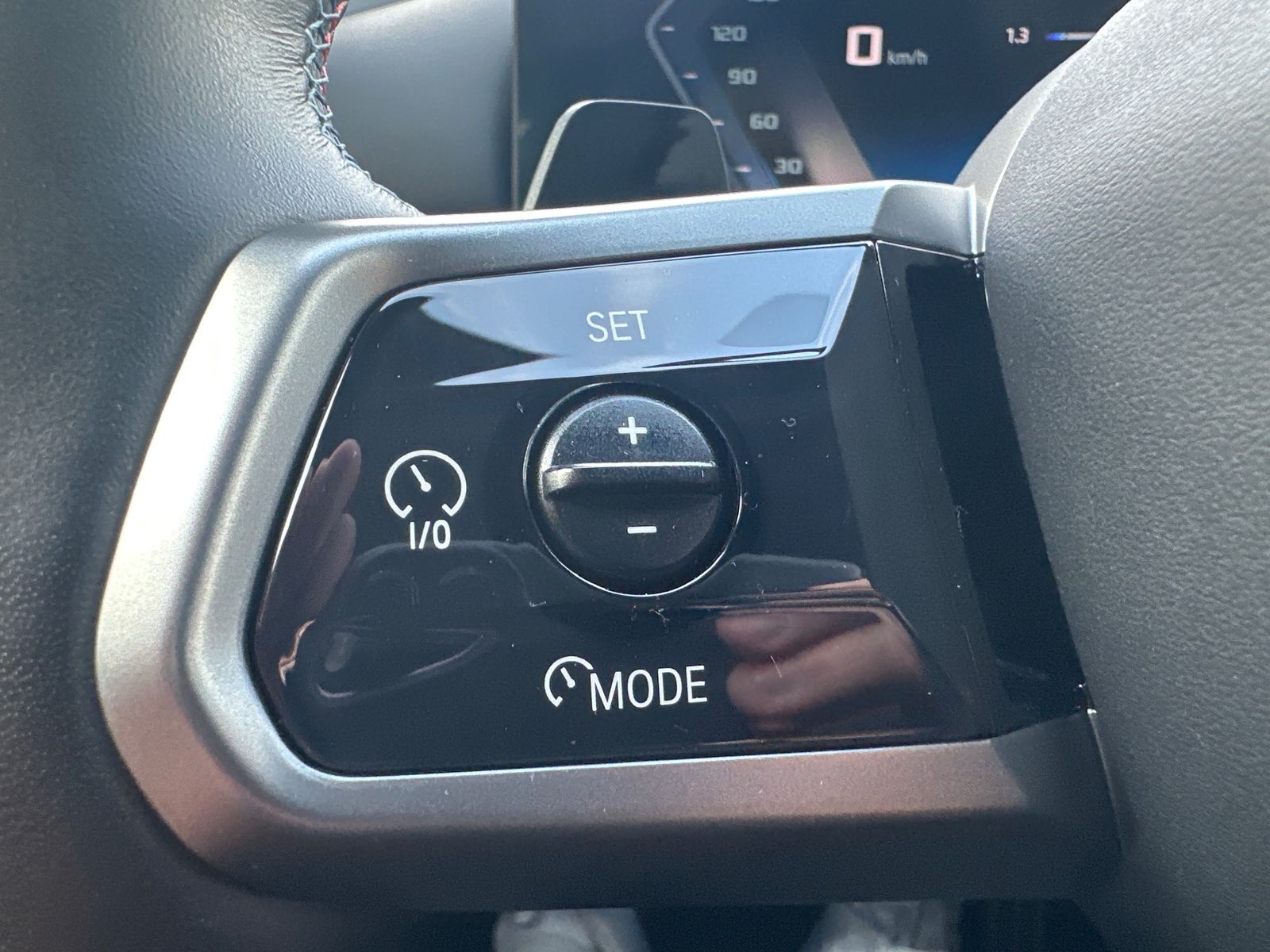 Fahrzeugabbildung BMW i5 M60 xDrive NAV+LED+PANO+AHK+21ZO+360°+DAP+B&W
