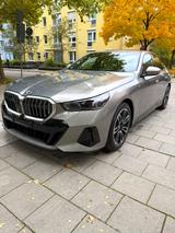 BMW 520d 520d M-SPORT|HARMAN/KARDON|GARANTIE|VOLL - Behindertengerechte BMW 520