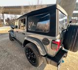 Jeep Wrangler  Hybrid Sahara   - Jeep Wrangler Sahara mit Hybrid-Antrieb (Benzin/Elektro)
