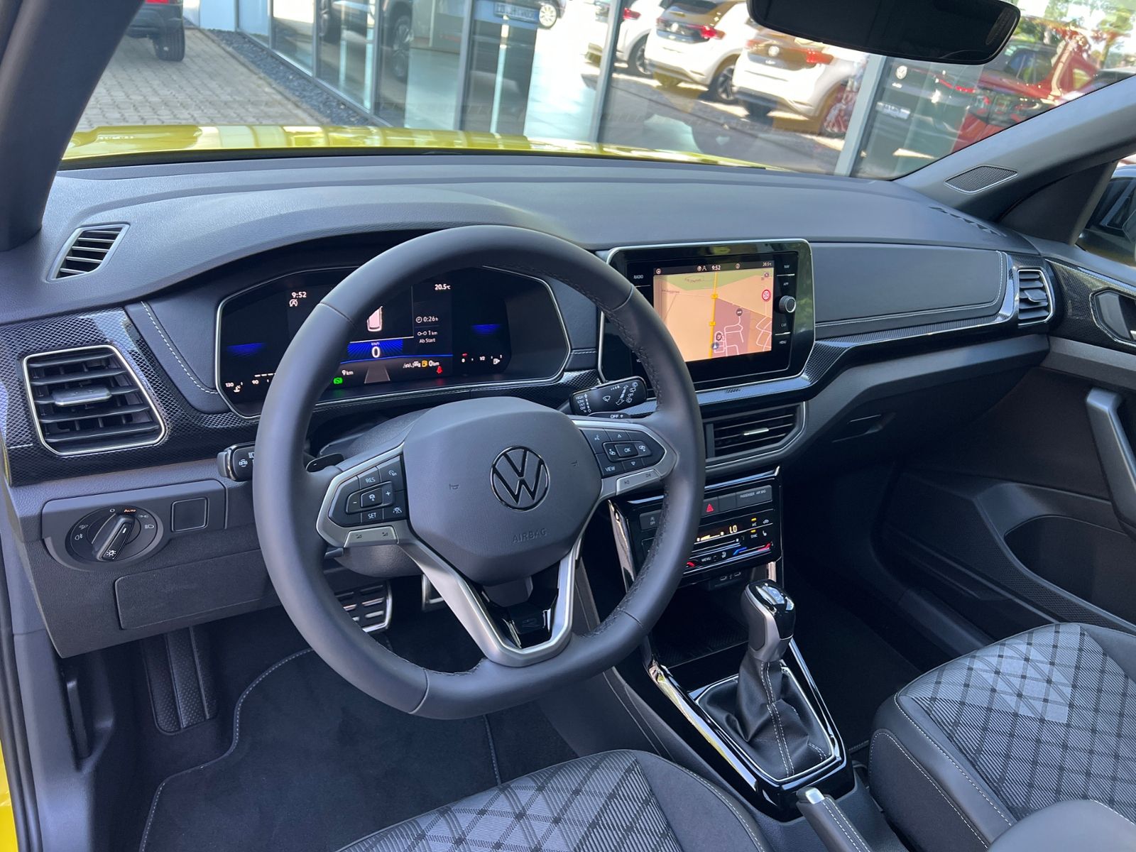 Fahrzeugabbildung Volkswagen T-Cross R-Line 1.5 TSI DSG *AHK,BlackStyle,Navi,