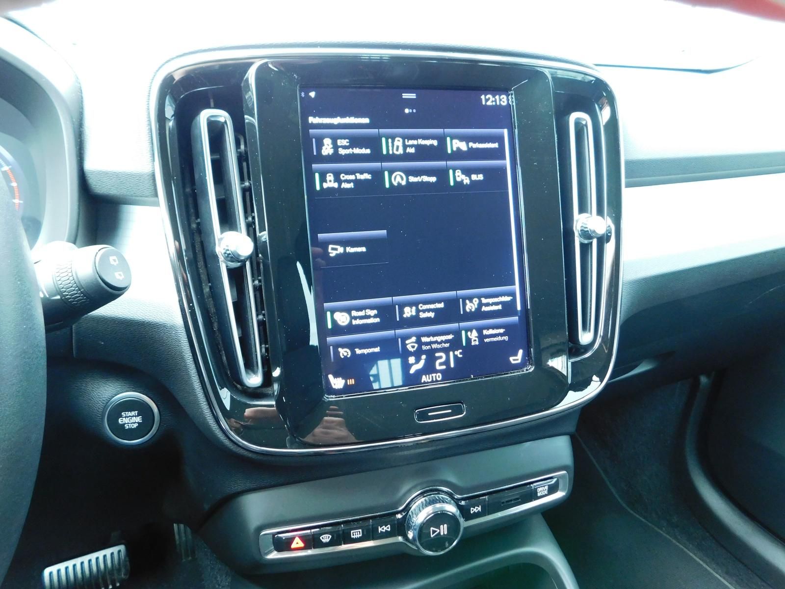Fahrzeugabbildung Volvo XC40 T4 Automatik Momentum Pro 'Rückfahrkamera'