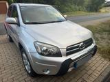 Toyota Rav 4 4x4 1.Hand Unfallfrei Seniore... - Toyota aus 2006: Rav