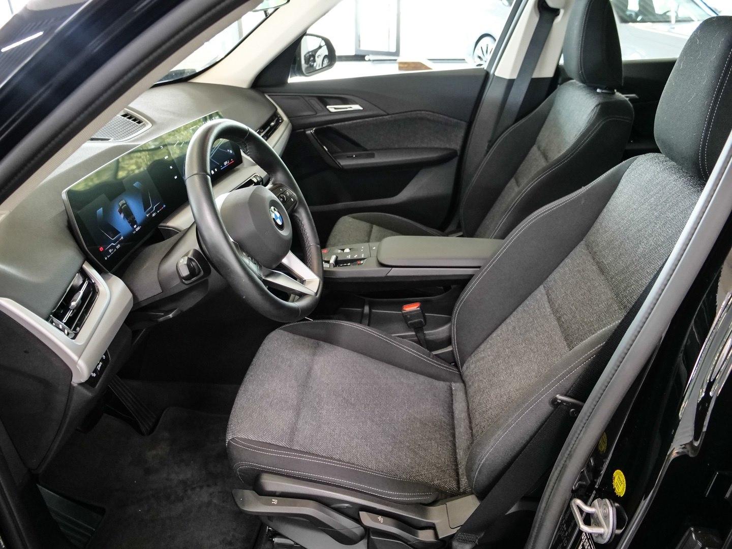 BMW X1 sDrive18d Aut Nav LED Parkass+RFK+PDC Shz 17", миниатюра 9