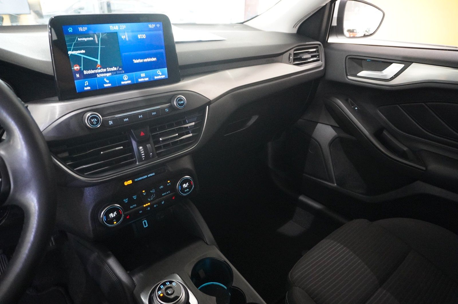 Fahrzeugabbildung Ford Focus Turnier 2.0D TITANIUM NAVI/LED/KAMERA/SHZ
