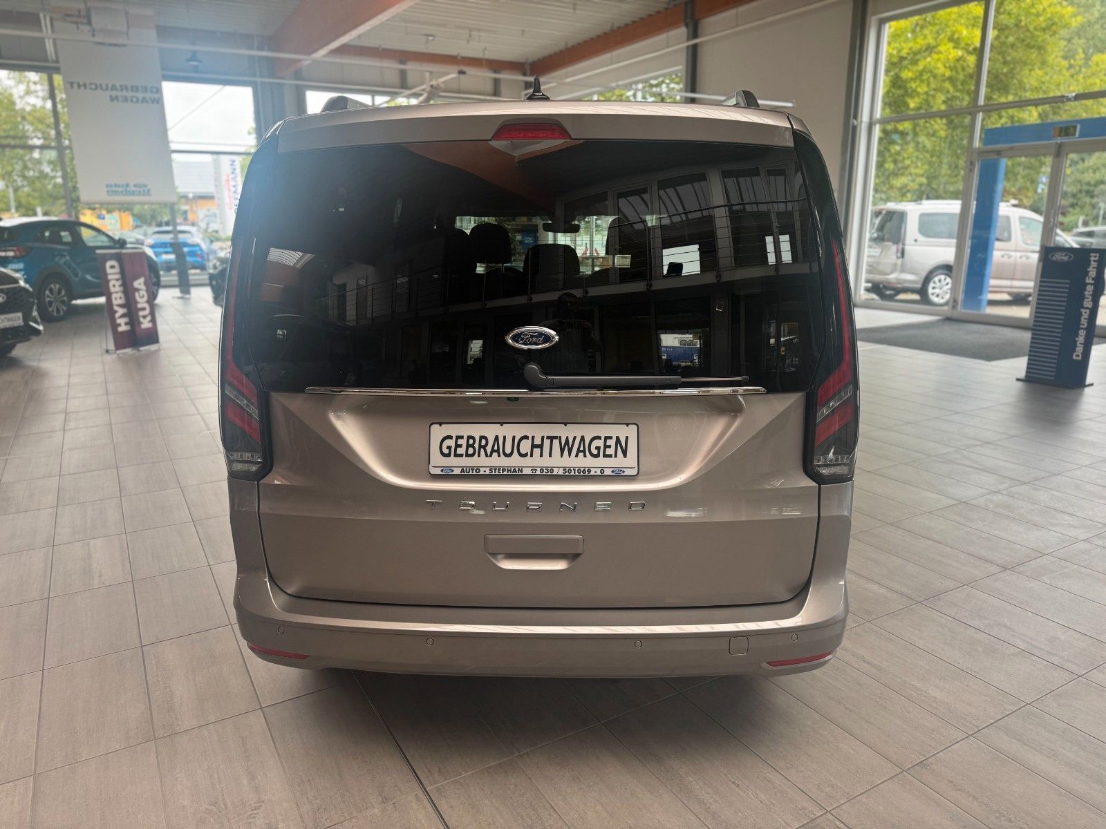 Fahrzeugabbildung Ford Grand Tourneo Connect Titanium