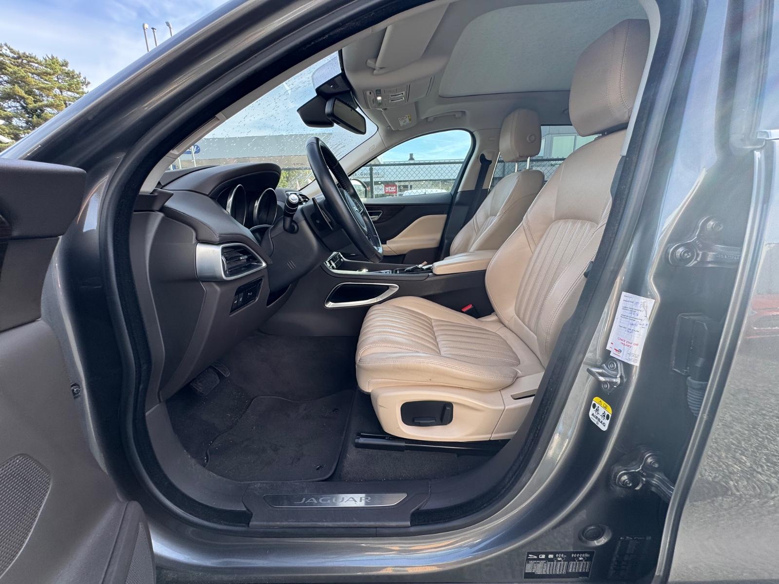 JAGUAR F-PACE PORTFOLIO AWD | 300 ch | BVA | HAYON ÉLECTRIQUE | RÉGLAGE ÉLECTRIQUE DES SIÈGES AVEC FONCTION MÉMOIRE | TOIT OUVRANT