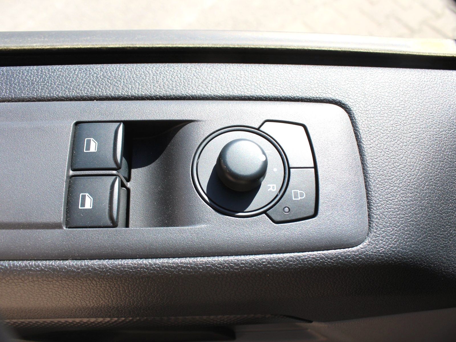 Fahrzeugabbildung Ford Transit Custom 320 L1 FWD Trend