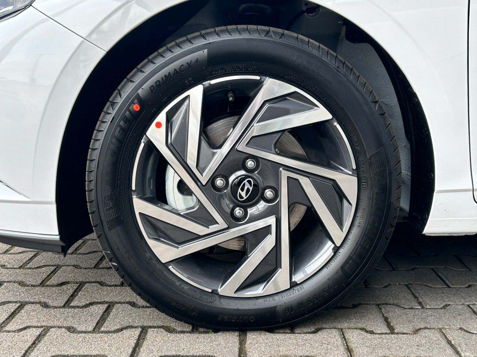 Fahrzeugabbildung Hyundai i20 1.0 T-GDI Trend Navi,SHZ,Kam.,PDC,Virtual,LM