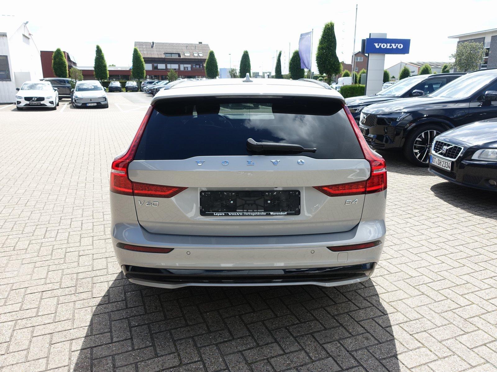 Volvo V60 Plus B4 Mild hybrid/Dark/Pano/H&K/360°/BLIS