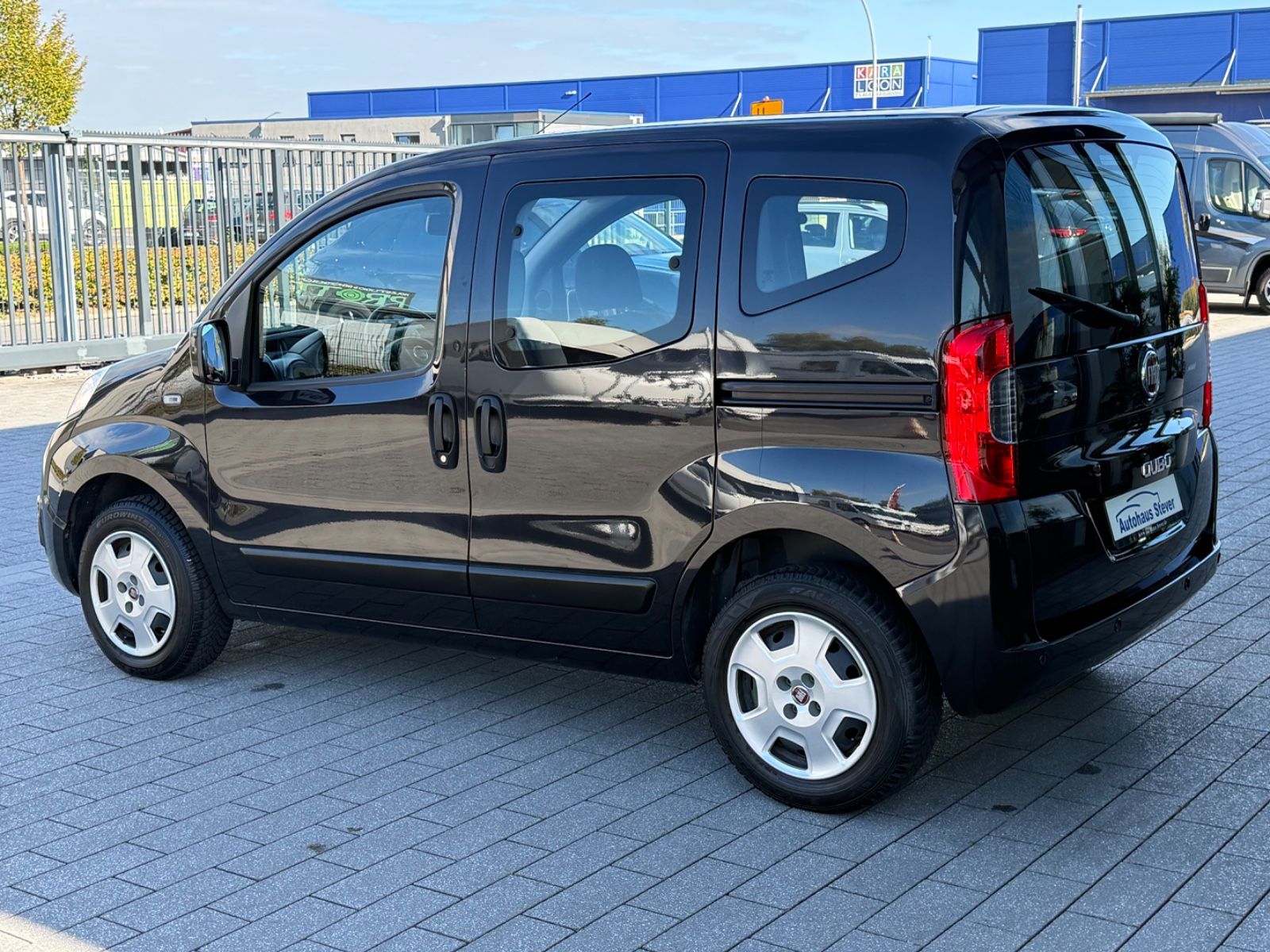 Fahrzeugabbildung Fiat Qubo Lounge KLIMAANLAGE SITZHEIZUNG PDC