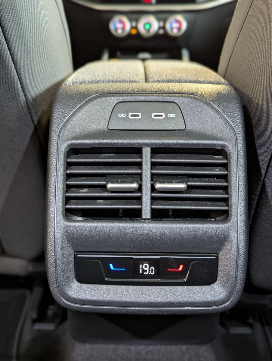 Fahrzeugabbildung SKODA Superb 2.0TDI DSG 4x4 Pano Matrix ACC AHK 5J Gar