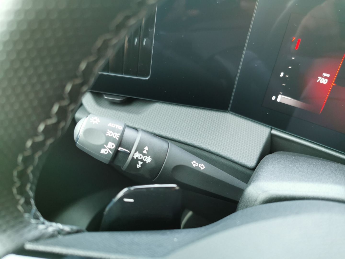 Fahrzeugabbildung Opel Astra GS Line HUD Panorama Navi digitales Cockpi