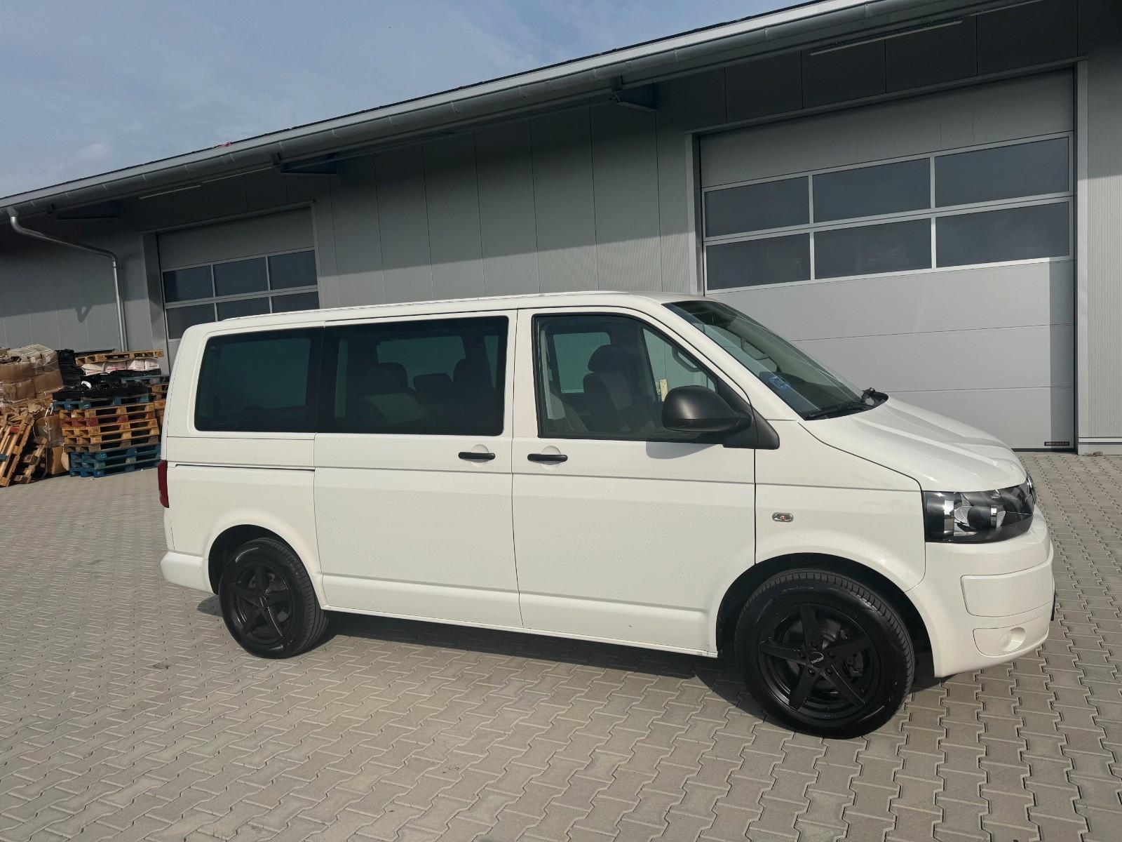 VOLKSWAGEN T5 MULTIVAN STARTLINE 2.0 TDI 140CH - 1ERE MAIN - CHAUFFAGE STATIONNAIRE - CLIMATISATION - BVM - HISTORIQUE ENTRETIEN COMPLET