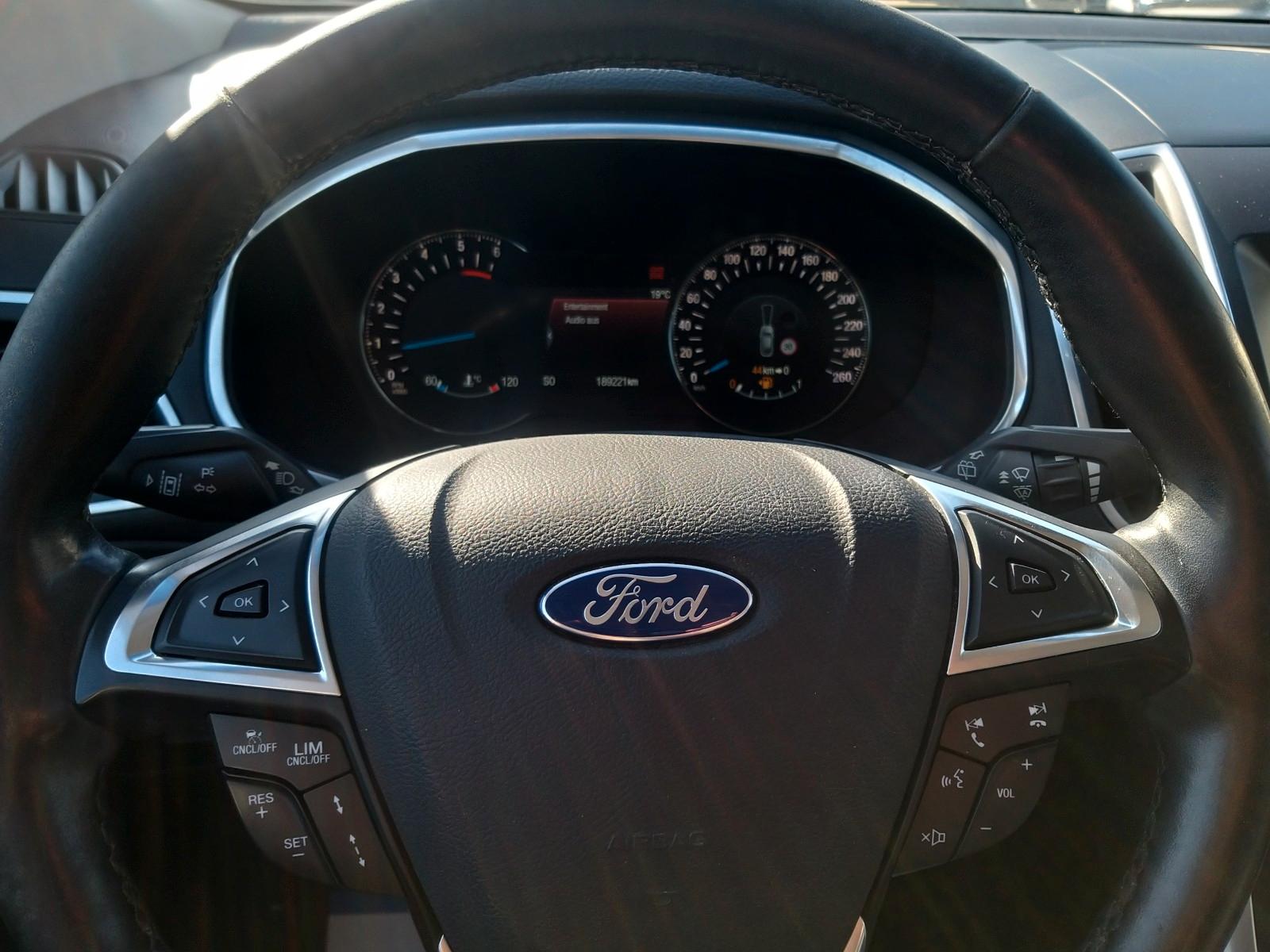 Ford Edge Titanium 4x4 *Automati*Leder*Navi*