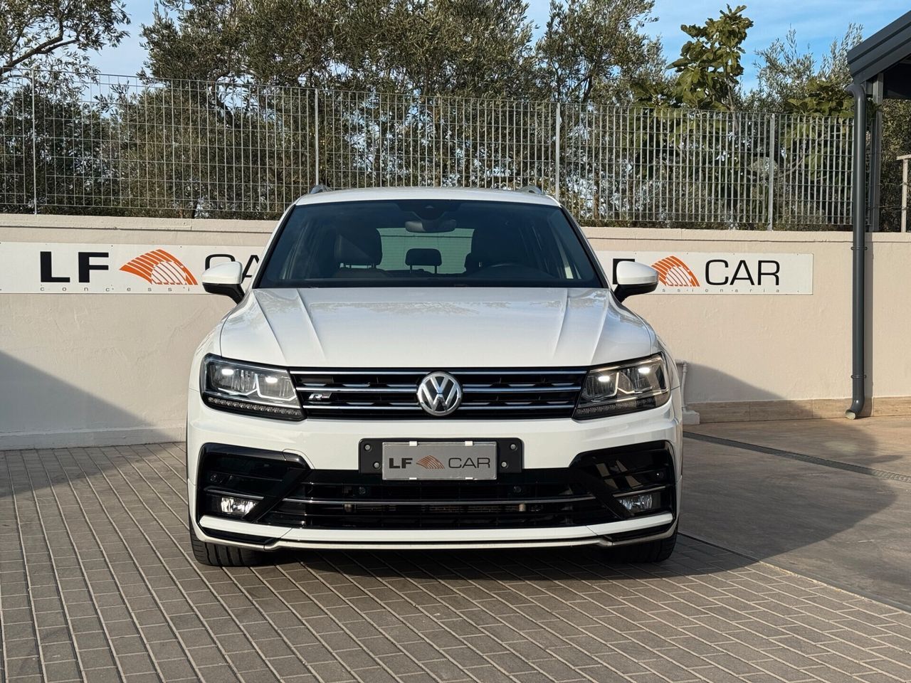 Volkswagen Tiguan 2.0 TDI Sport BlueMotion Techn imagem 2