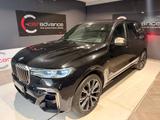 BMW X7 M50d M Sport Pro "22" B&W - BMW X7 M50 aus 2019