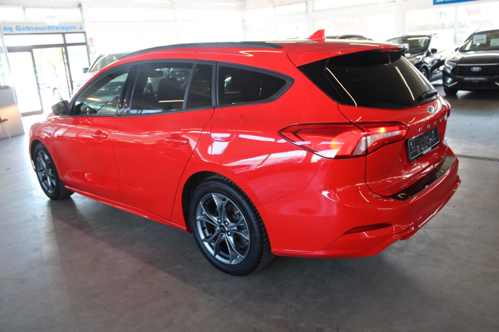 Fahrzeugabbildung Ford Focus ST-Line Automatik WinterPaket CAM ACC