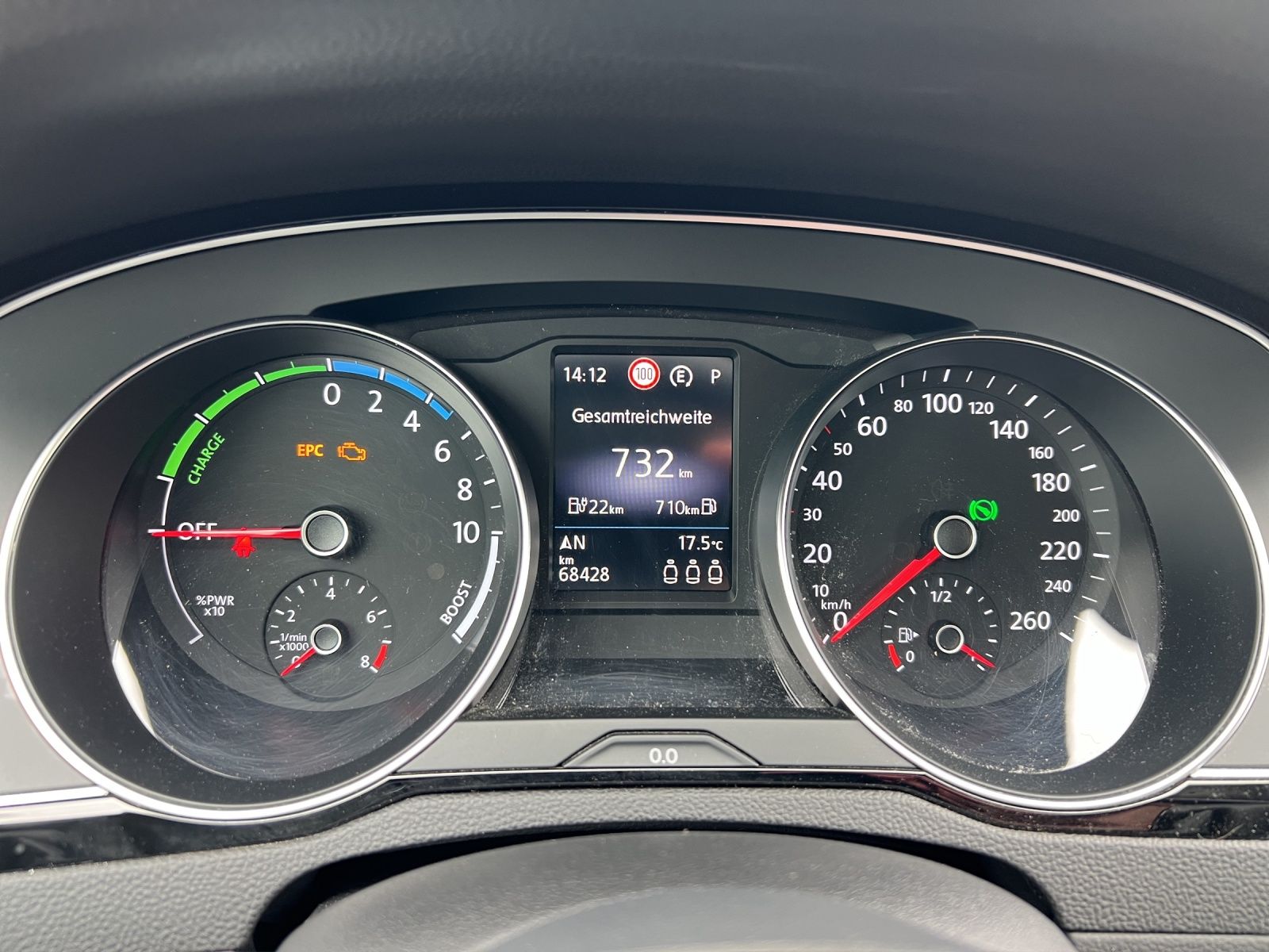 Fahrzeugabbildung Volkswagen Passat Variant GTE 1.4 TSI DSG LED Navi ACC SHZ
