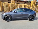 Tesla Model Y SR RWD 19 Zoll  ab 3,99% AHK - Tesla MODEL Y SR Gebrauchtwagen