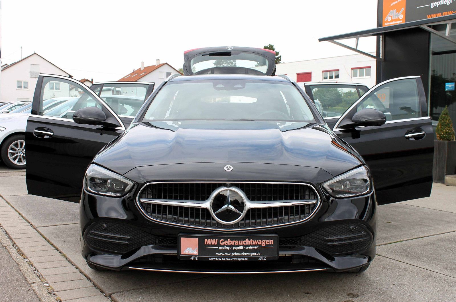 Fahrzeugabbildung Mercedes-Benz C220d T-Modell Avantgarde LED ACC 360° AHK AMBI