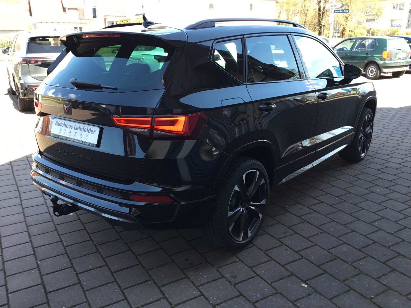 Fahrzeugabbildung CUPRA Ateca 2.0 TSI 4Drive DSG+Pano+AHK+19"+ACC+LED