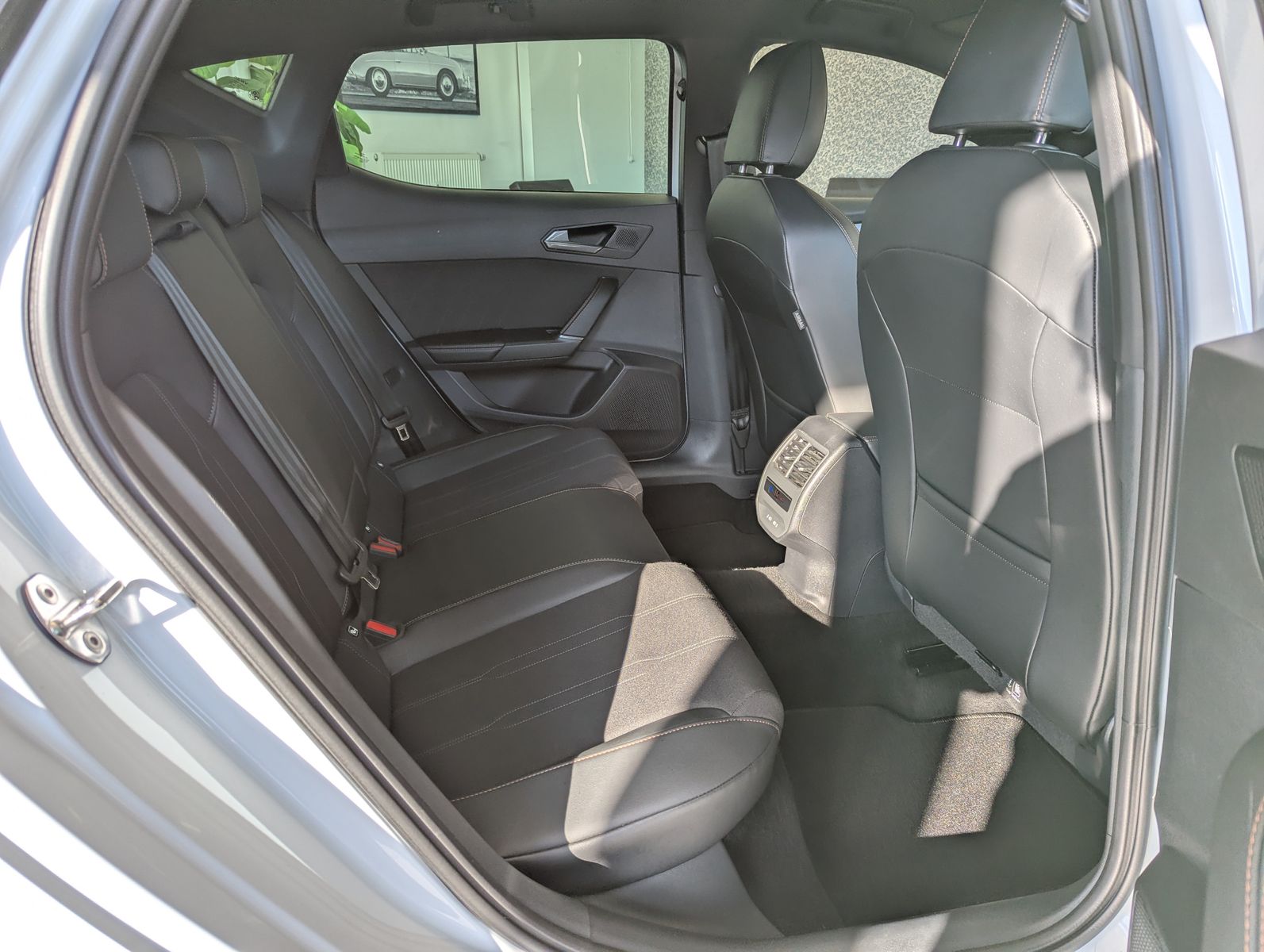Fahrzeugabbildung CUPRA Leon 1.5 e-Hybrid Matrix Edge-Intelligent-Paket