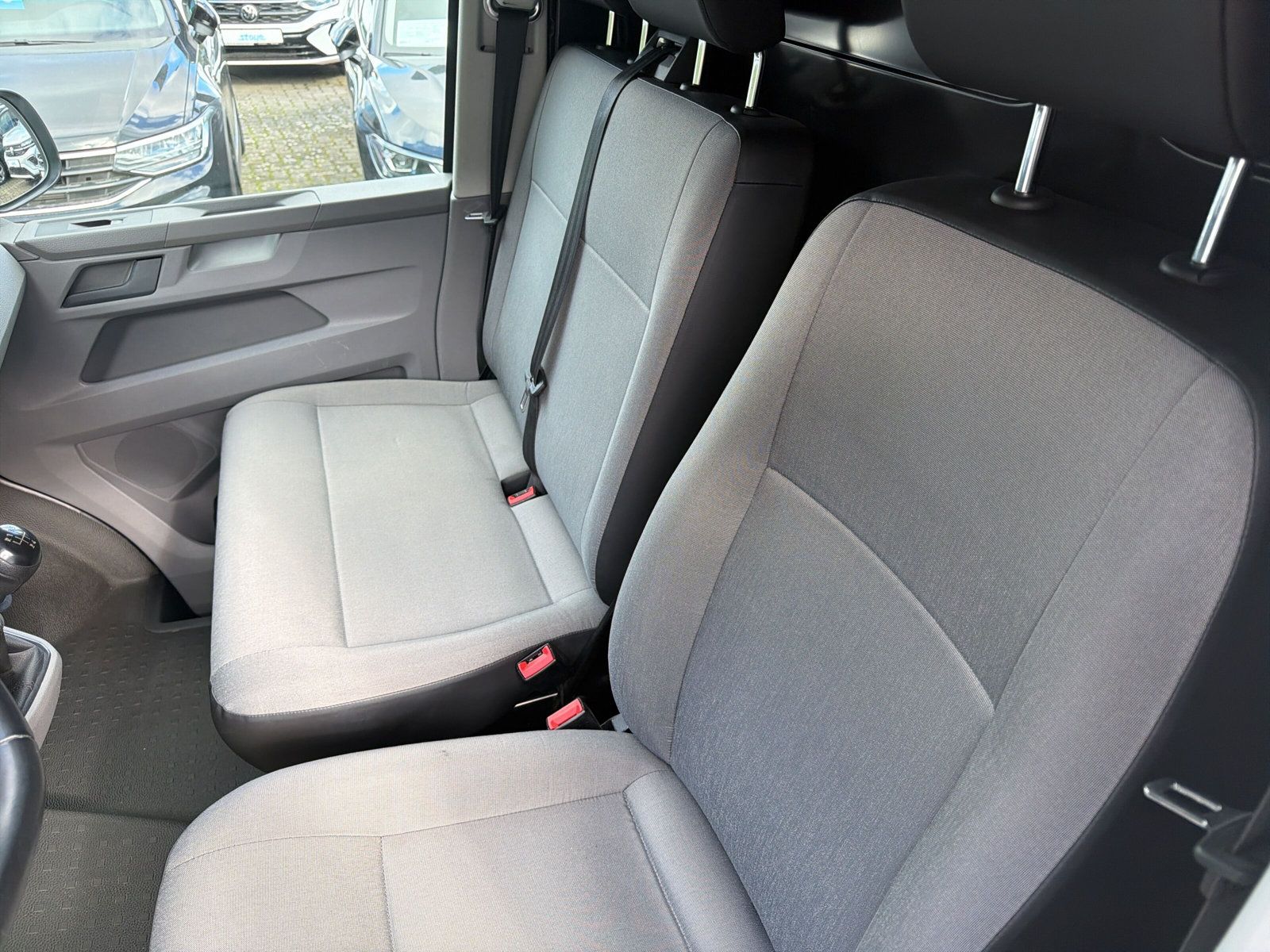 T6.1 Transporter Kasten TDi Klima LED AZV