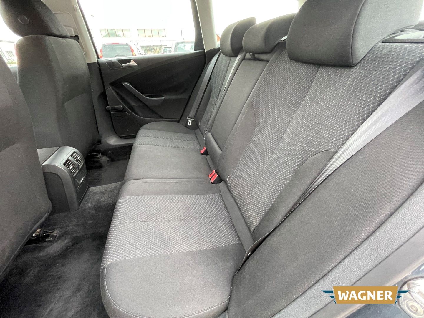 Fahrzeugabbildung Volkswagen Passat Variant Trendline Sitzheizung TÜV 03/2028