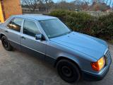 Mercedes-Benz W124 260e  AHK, Klima, Schiebedach - Mercedes-Benz 260: W124 260e