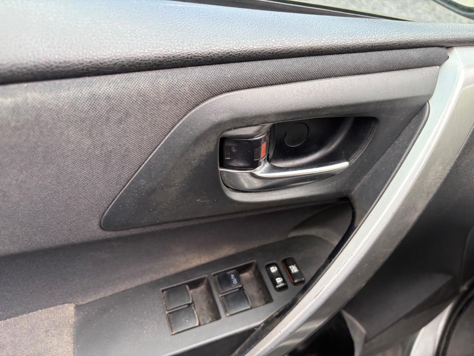 Toyota Auris 2014 — photo 23