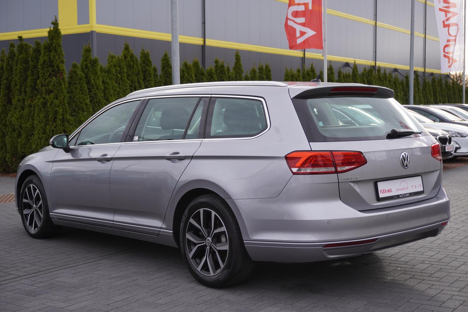 Volkswagen Passat Variant 1.5 TSI DSG LED Navi ACC AHK
