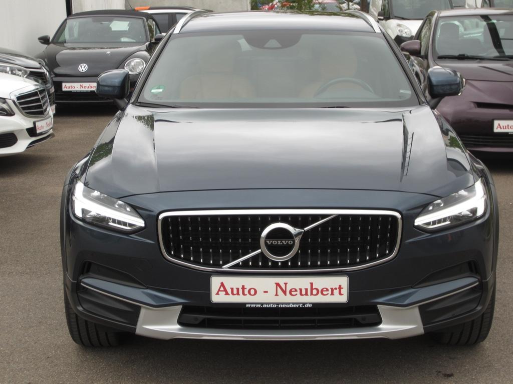 Volvo V90 Cross Country