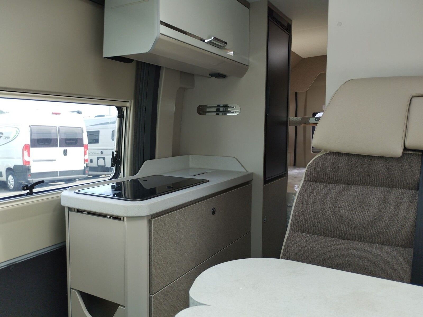 Fahrzeugabbildung Karmann Davis Lifestyle DA 591 LS Markise und Skyroof
