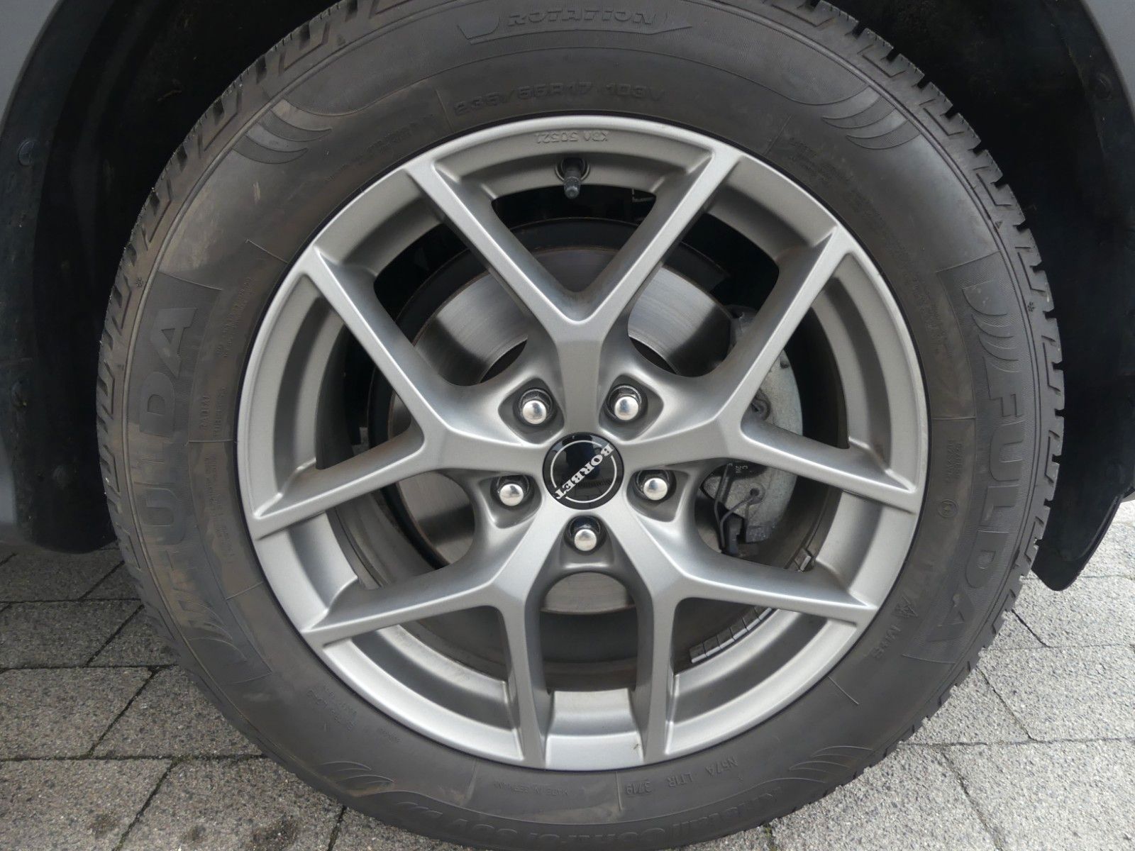 Fahrzeugabbildung Ford Kuga Titanium*Kamera*8-fach bereift