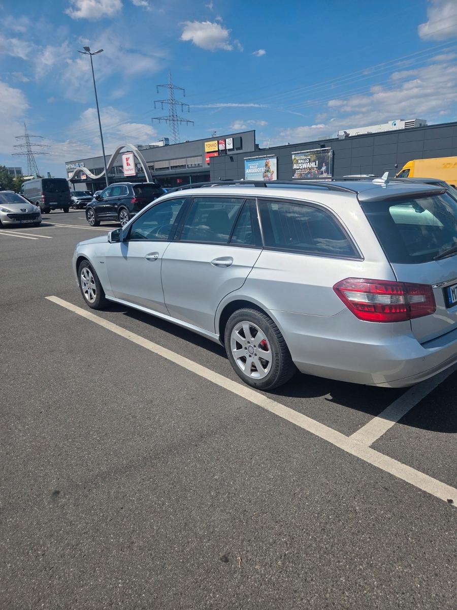 Mercedes-Benz E200 2011 — photo 5