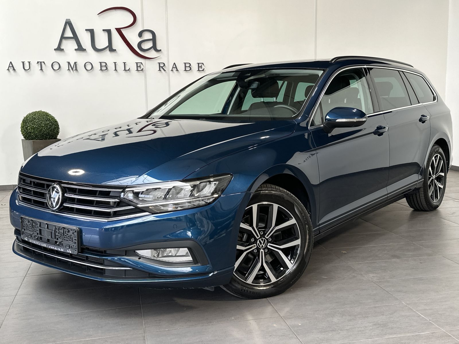 Fahrzeugabbildung Volkswagen Passat Variant Business 4M NAV+LED+AHK+PANO+360°