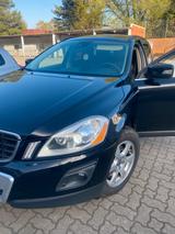 Volvo XC60 D5 Automatik / Allradantrieb - Volvo XC60 mit Diesel-Antrieb: Kombi
