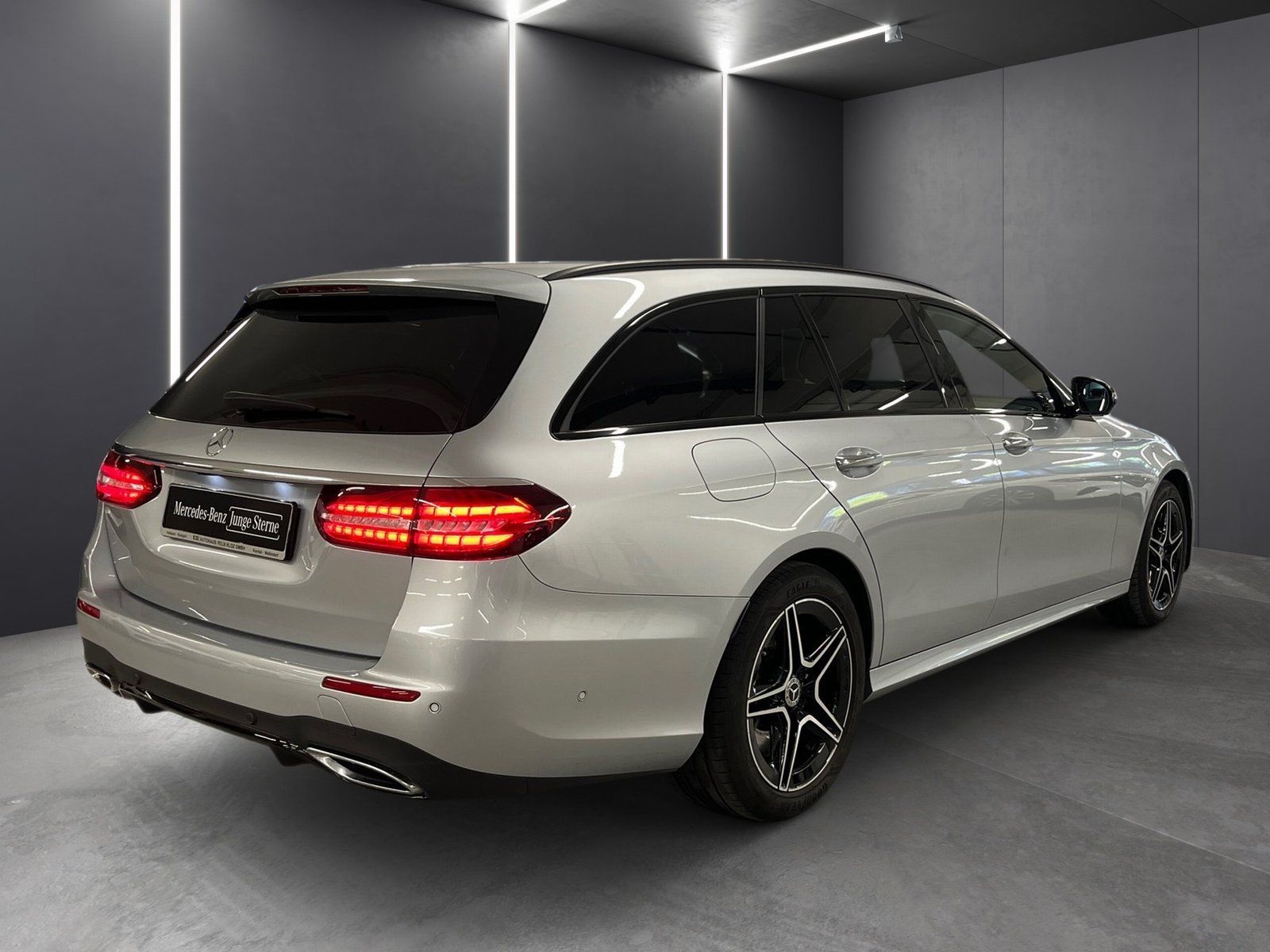 Fahrzeugabbildung Mercedes-Benz E 450 T 4M*AMG*Night*Keyless*Augmented*Totwinkel
