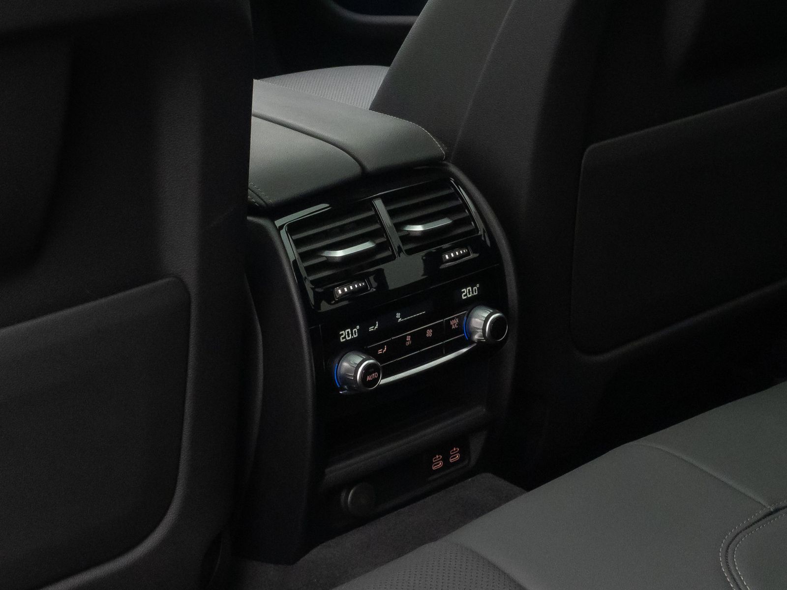 Fahrzeugabbildung BMW 530d M Sport DAB Laser AHK 4xKlima HUD Panorama