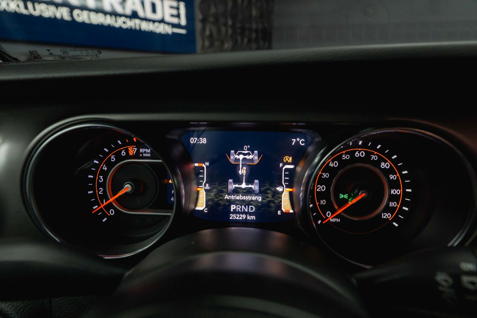 Fahrzeugabbildung Jeep Wrangler 3.6 V6 UNLIMITED SPORT OFFROAD 4x4 LED